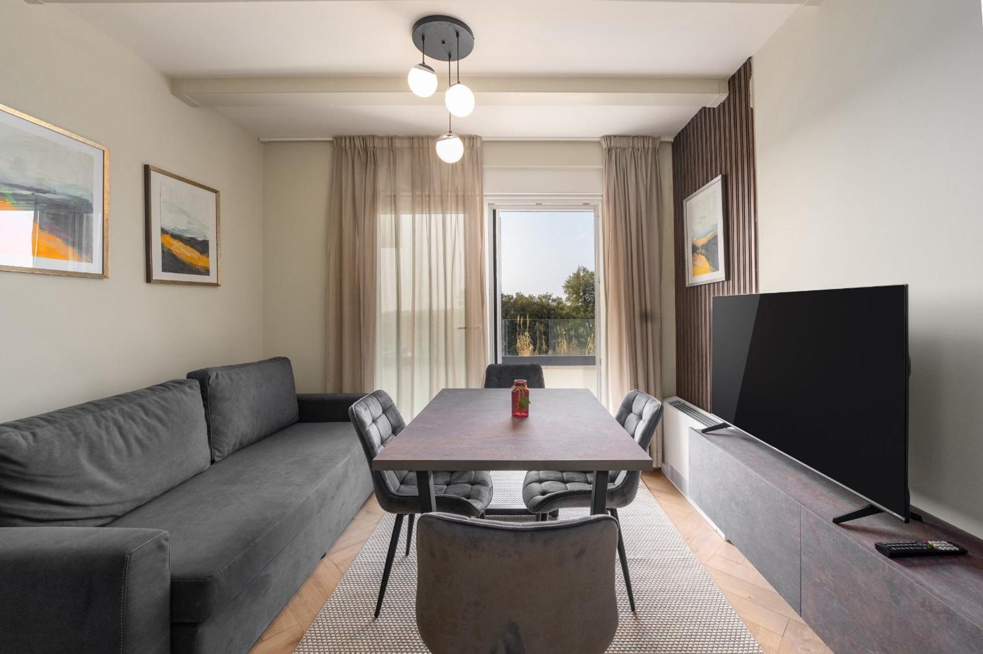 Larum Apartmens Vrsar Exterior foto