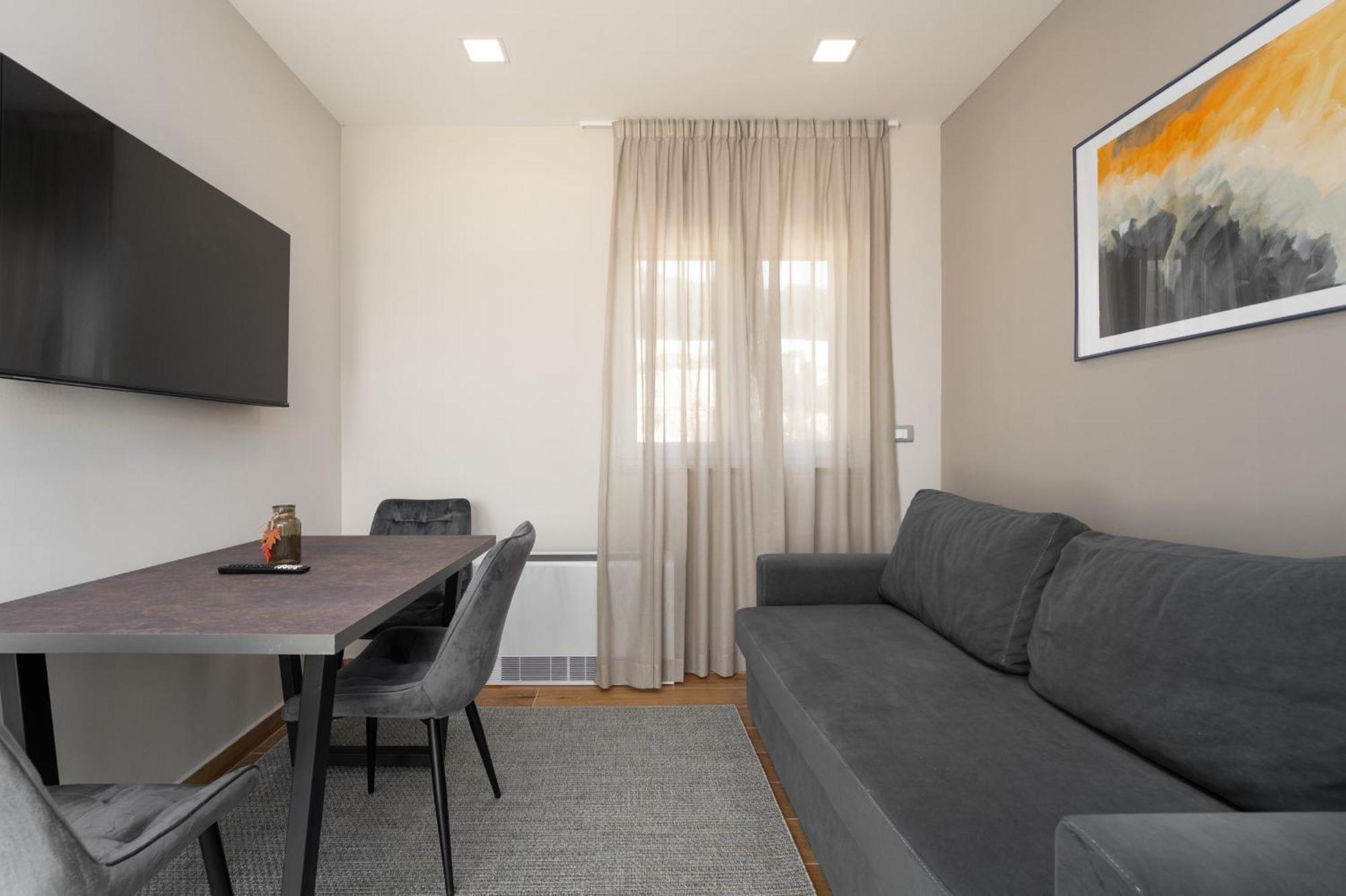 Larum Apartmens Vrsar Exterior foto